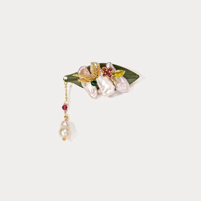 Baroque Pearl Brooch sold by Selenichast