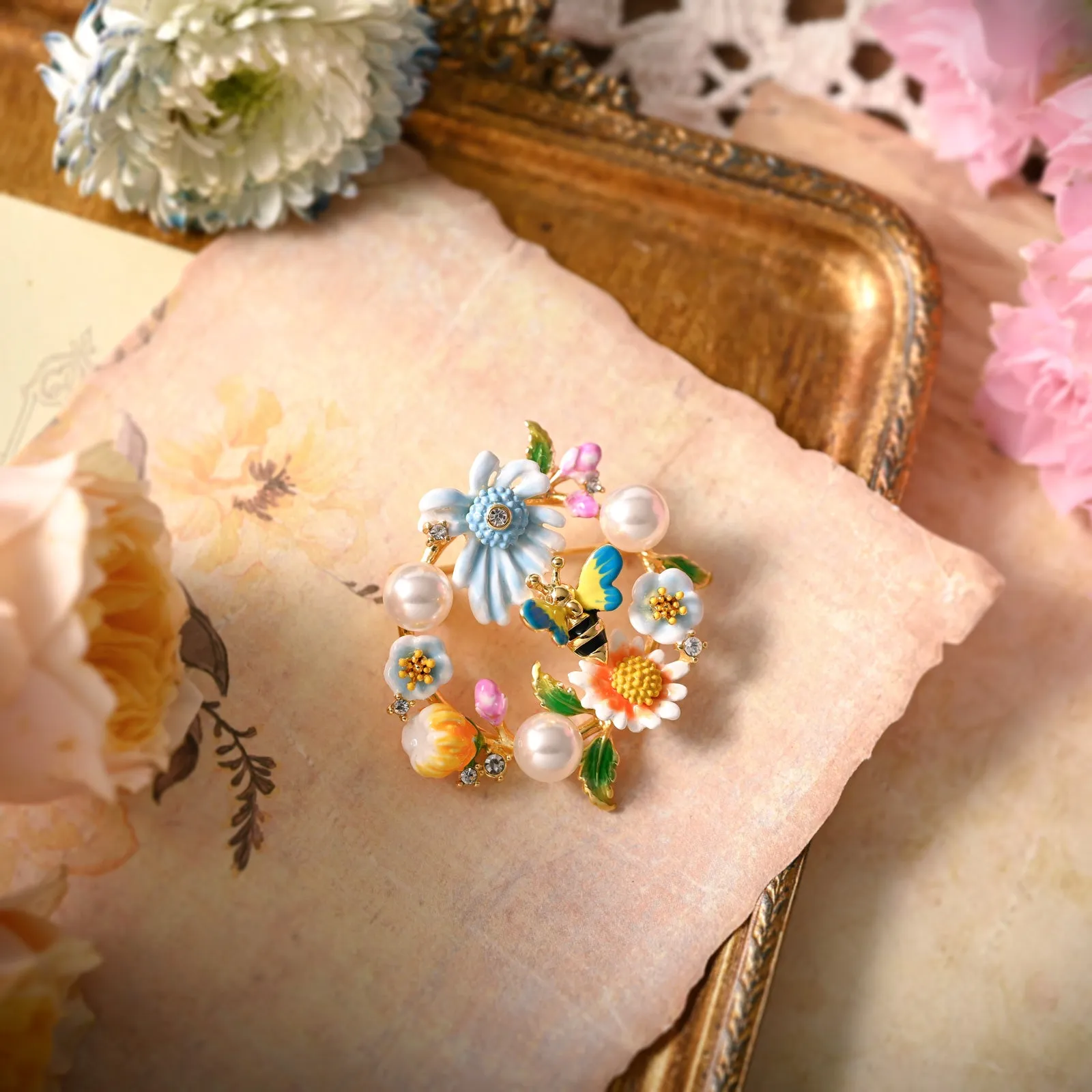 Daisy Bee Pearl Brooch sold by Selenichast product image thumbnail 3