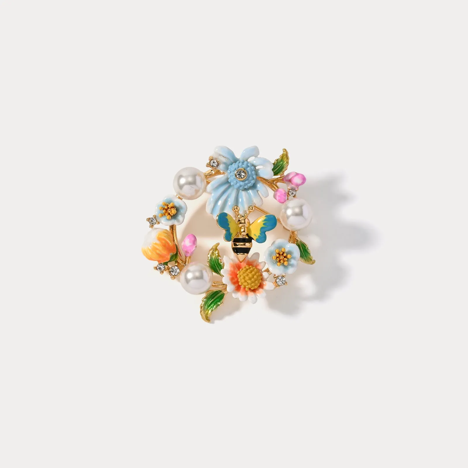 Daisy Bee Pearl Brooch sold by Selenichast