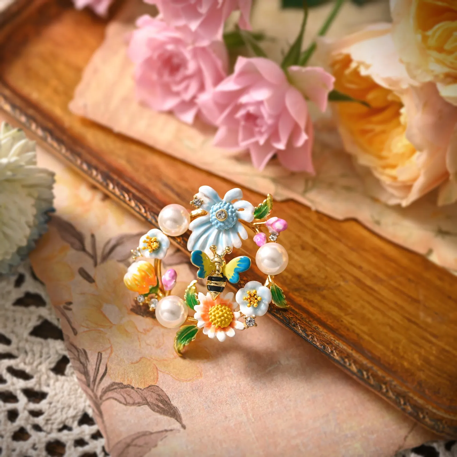 Daisy Bee Pearl Brooch sold by Selenichast product image thumbnail 2
