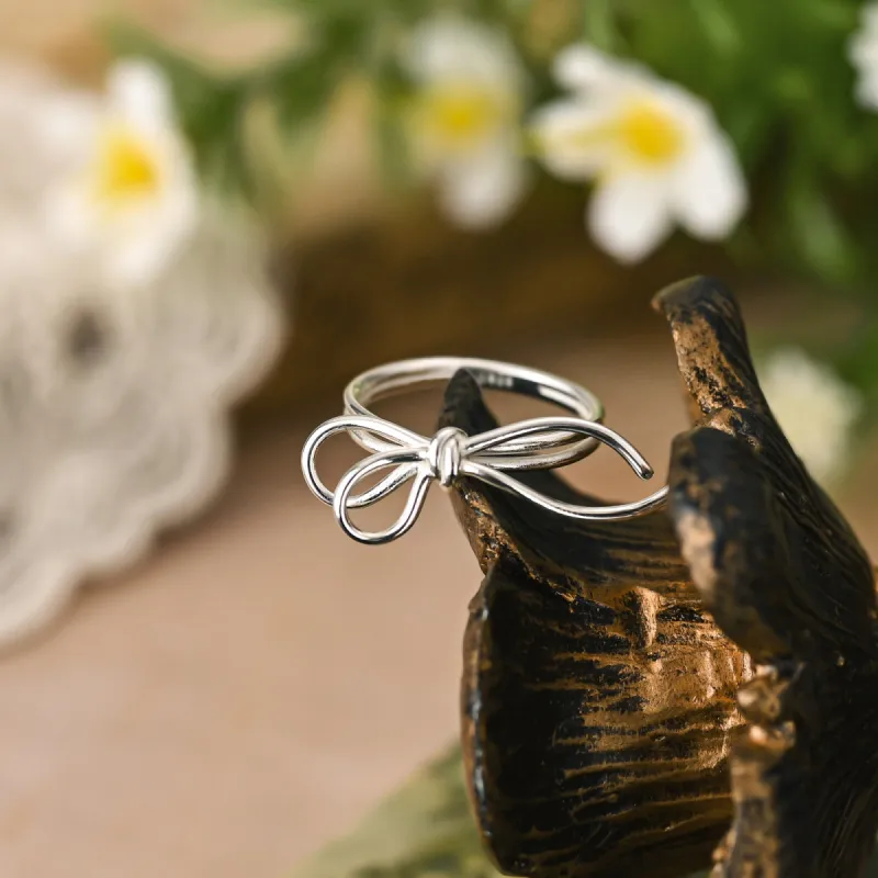 Bow Ring sold by Selenichast