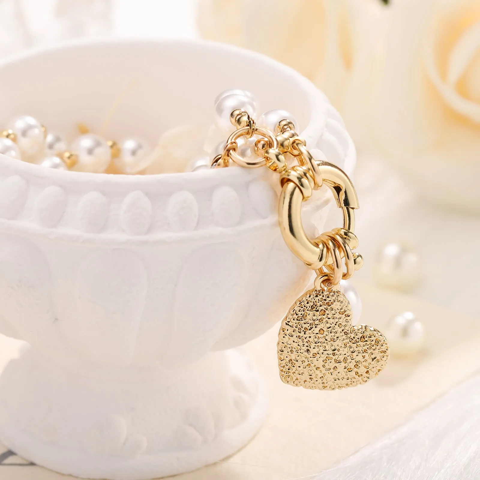 Heart Pearl Bracelet sold by Selenichast product image thumbnail 5