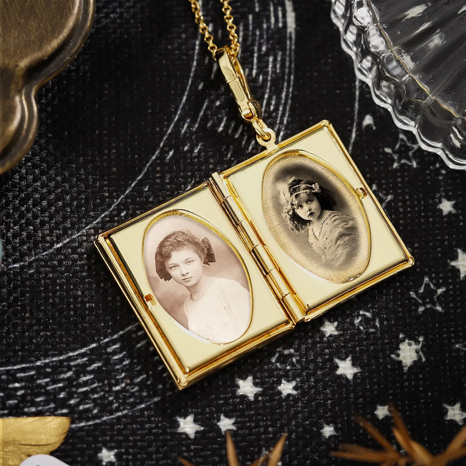 Tarot Locket Necklace-The Emperor sold by Selenichast product image thumbnail 3