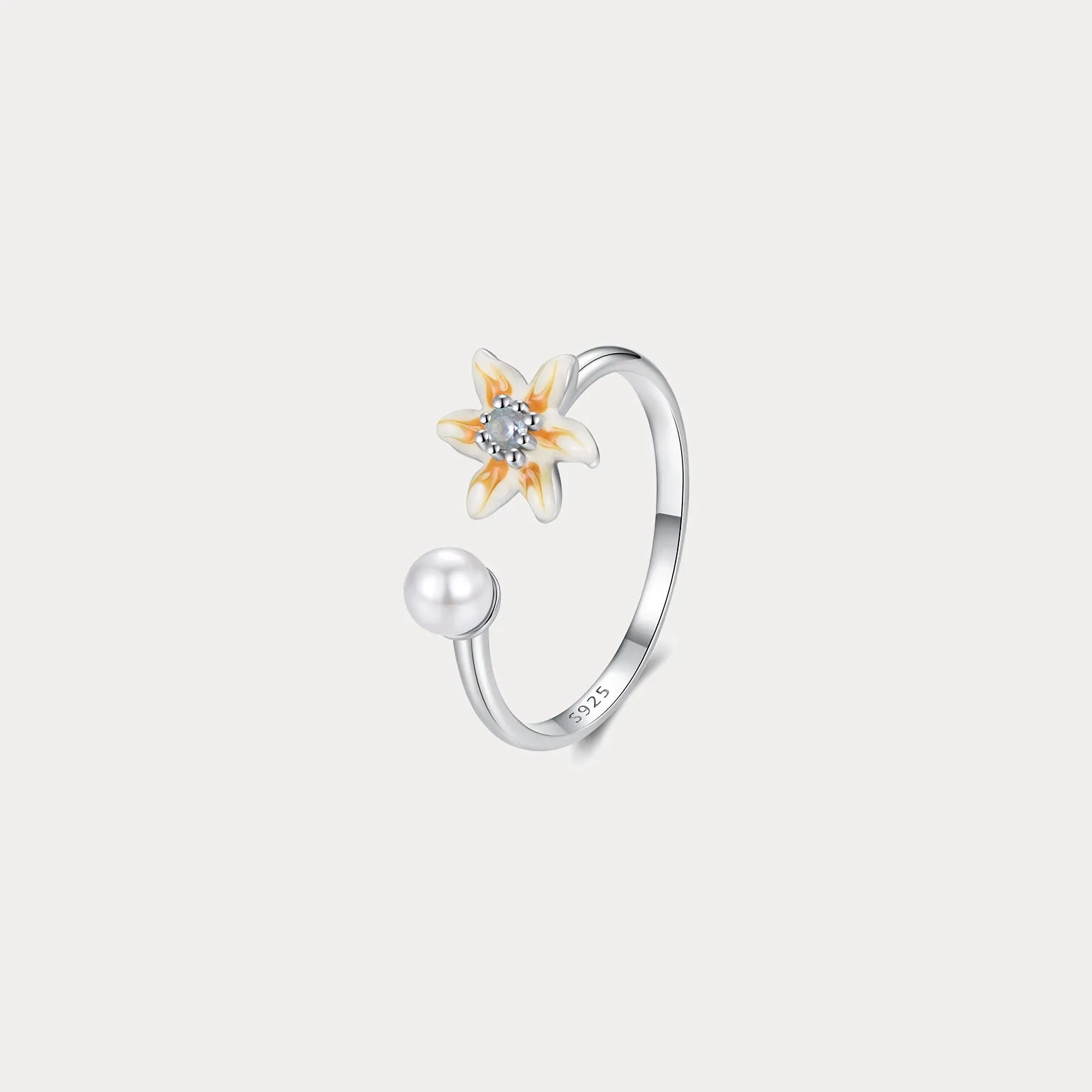 Flower and Pearl Ring sold by Selenichast