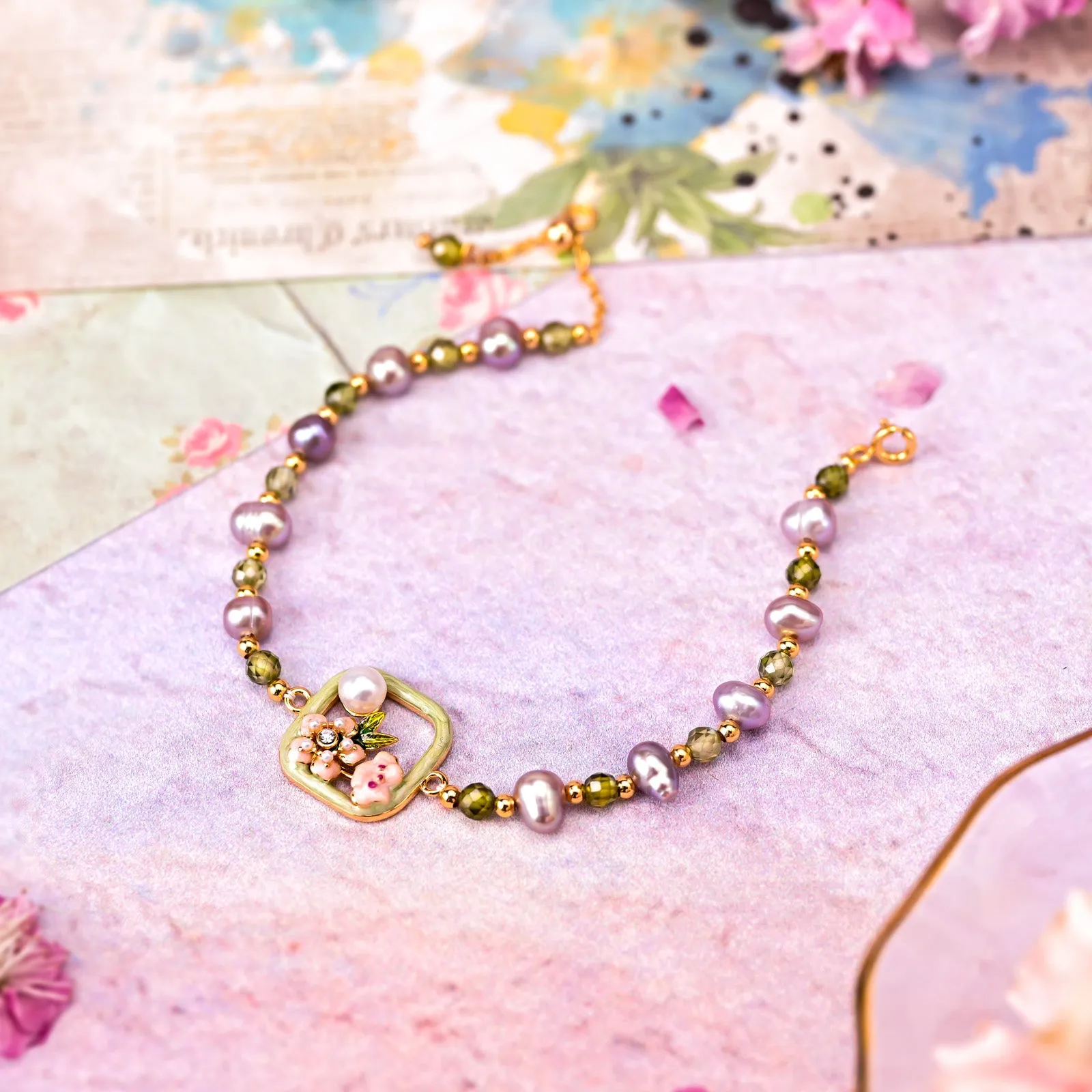 Oil Painting Baroque Pearl Bracelet sold by Selenichast product image thumbnail 3