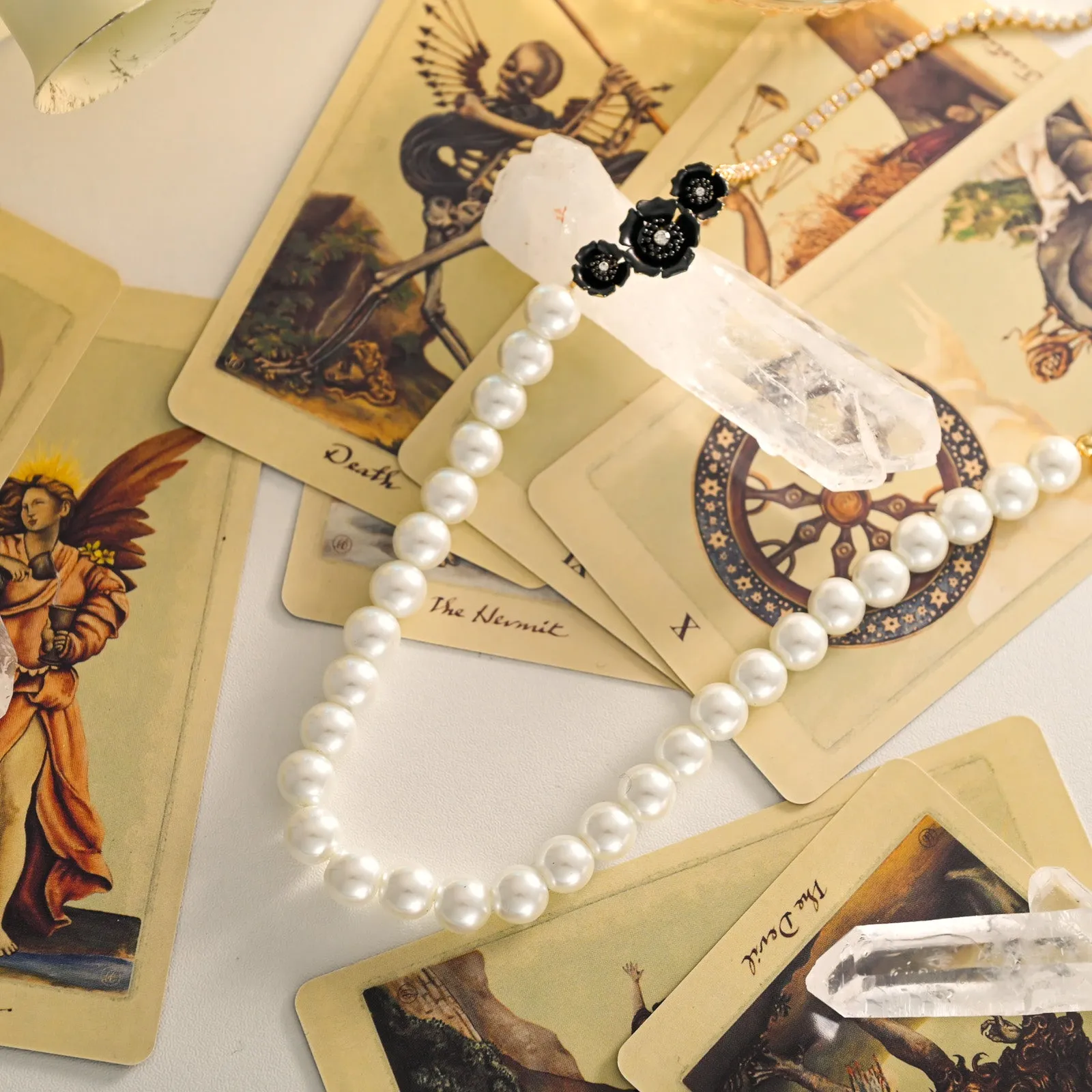 Black Flower Pearl Beaded Necklace sold by Selenichast product image thumbnail 2