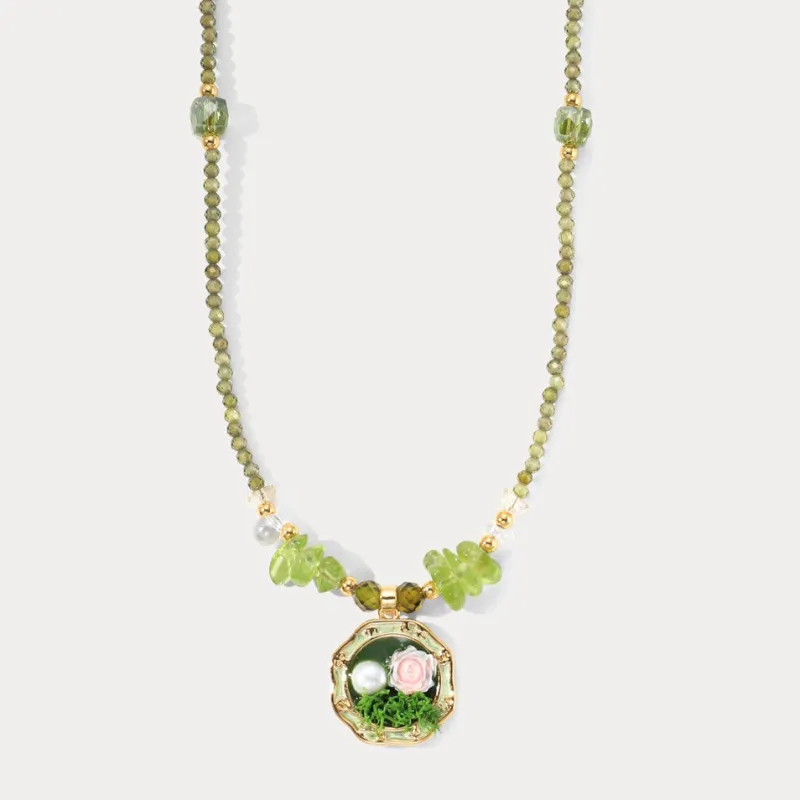 Rose Beaded Necklace made by Selenichast