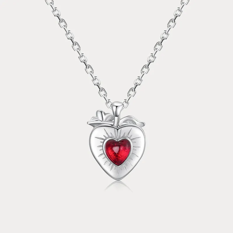 Strawberry Heart Necklace made by Selenichast