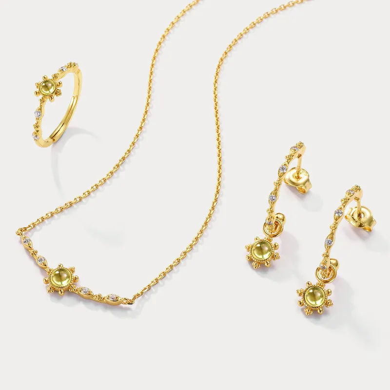 Vintage Peridot Ring sold by Selenichast product image thumbnail 3