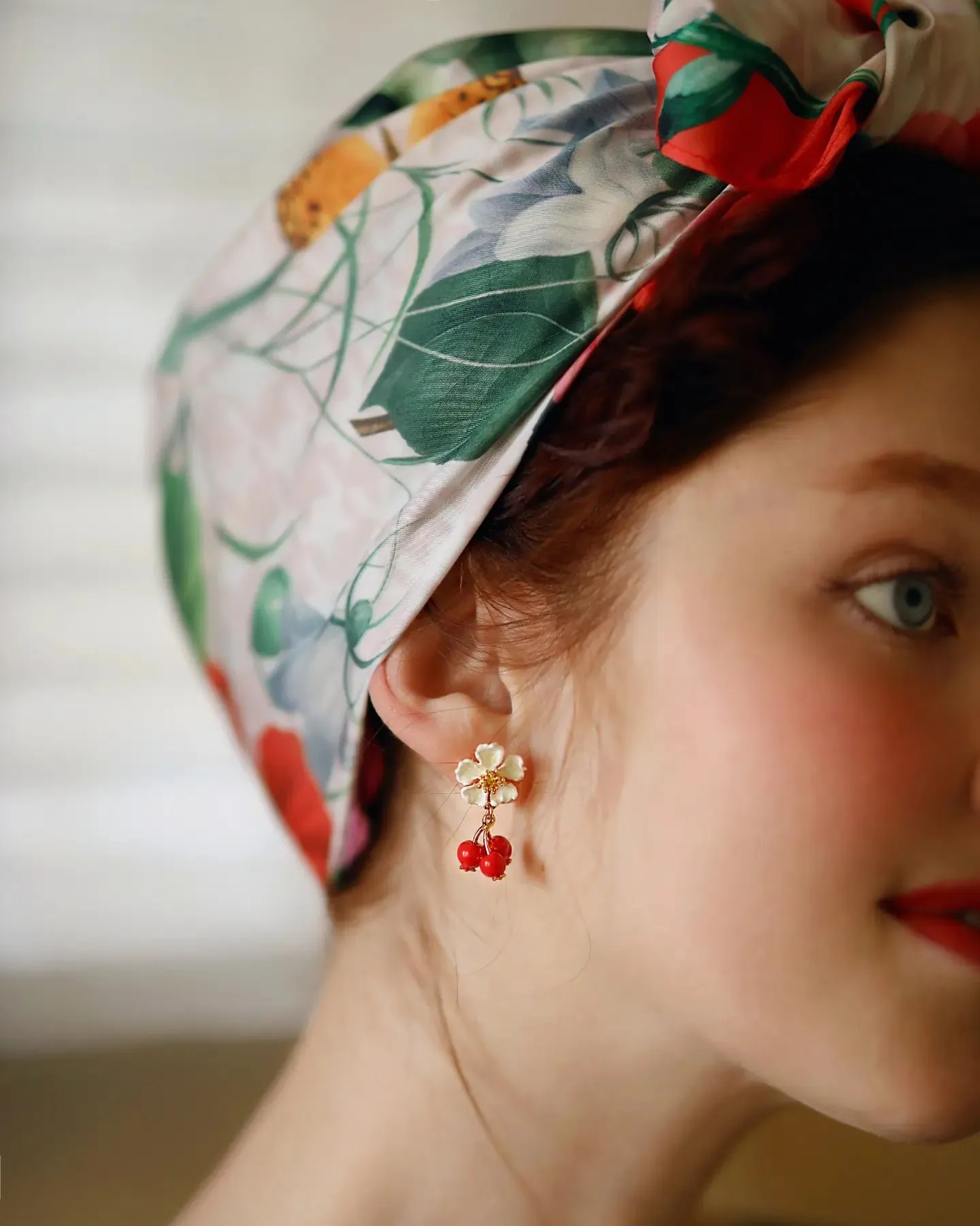 Blooming Houndstooth Silk Square Scarf sold by Selenichast product image thumbnail 4