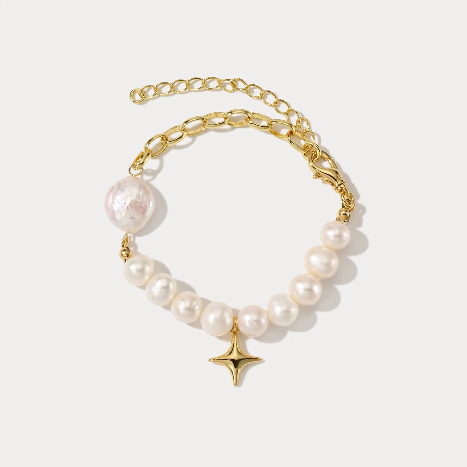 Pearl Star Bracelet sold by Selenichast