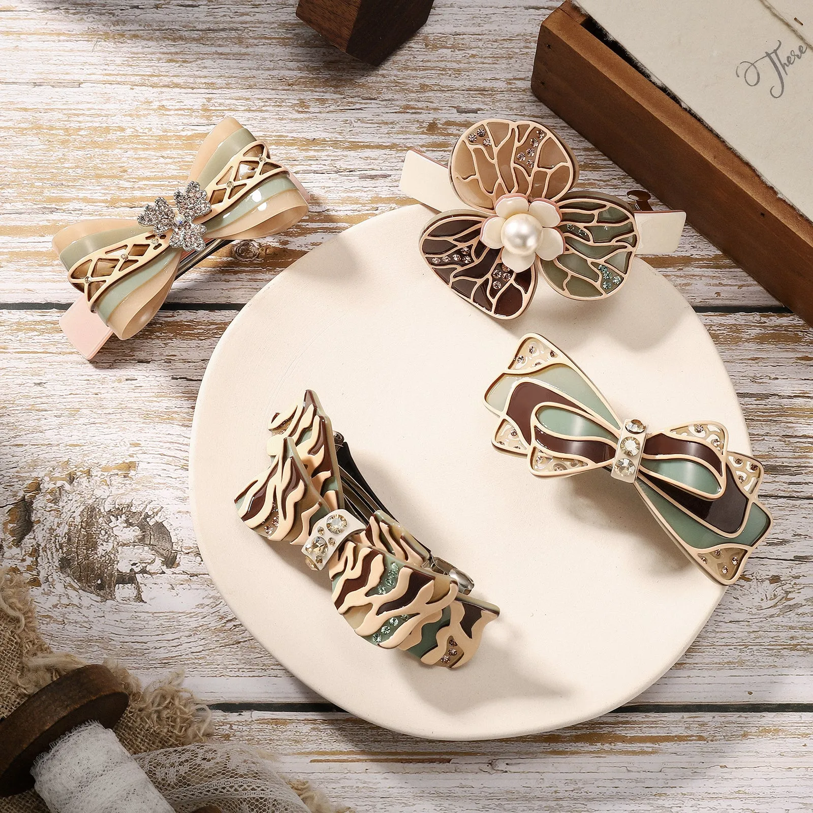 Bow Tie Colorblock Claw Clips sold by Selenichast product image thumbnail 3