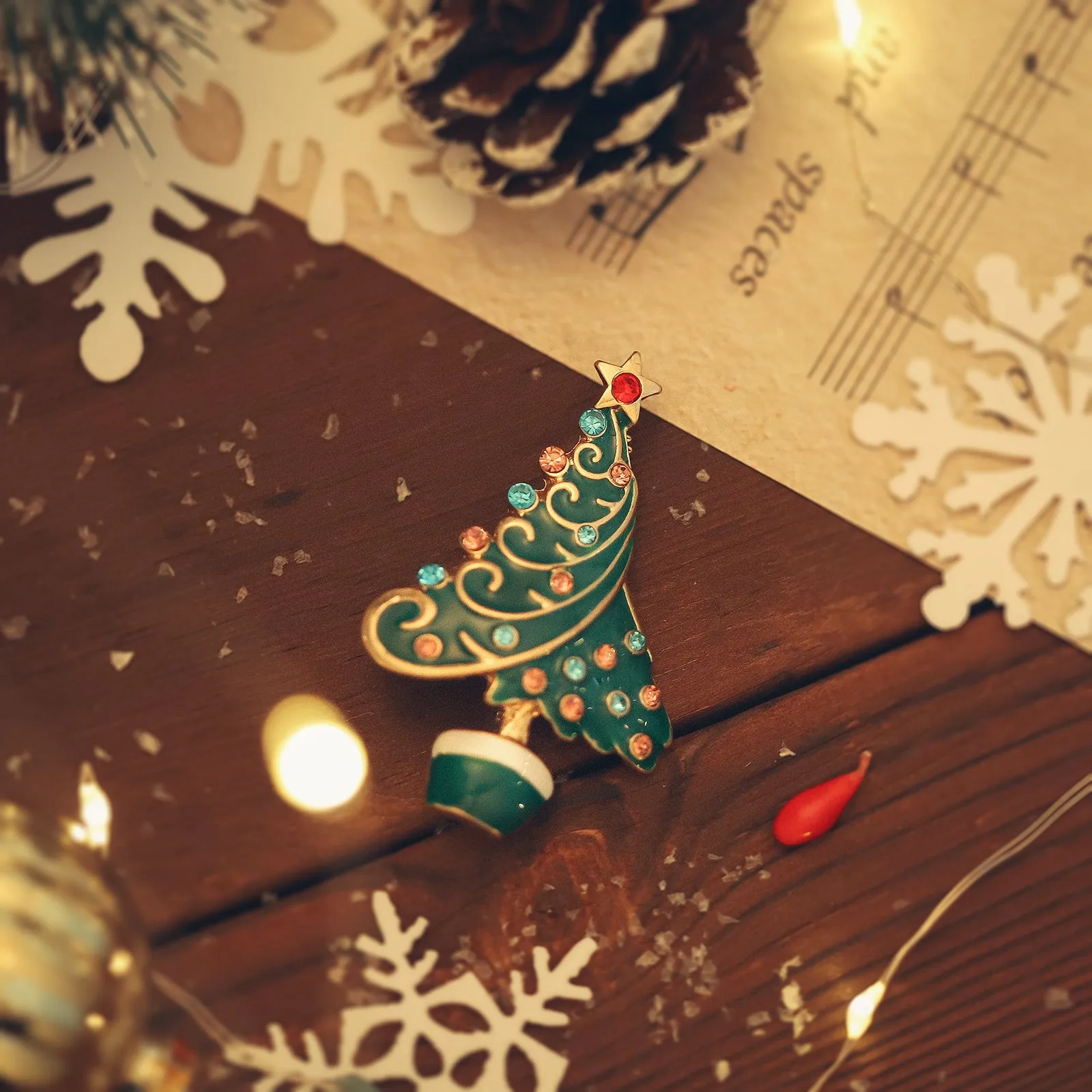 Christmas Tree Brooch sold by Selenichast product image thumbnail 5