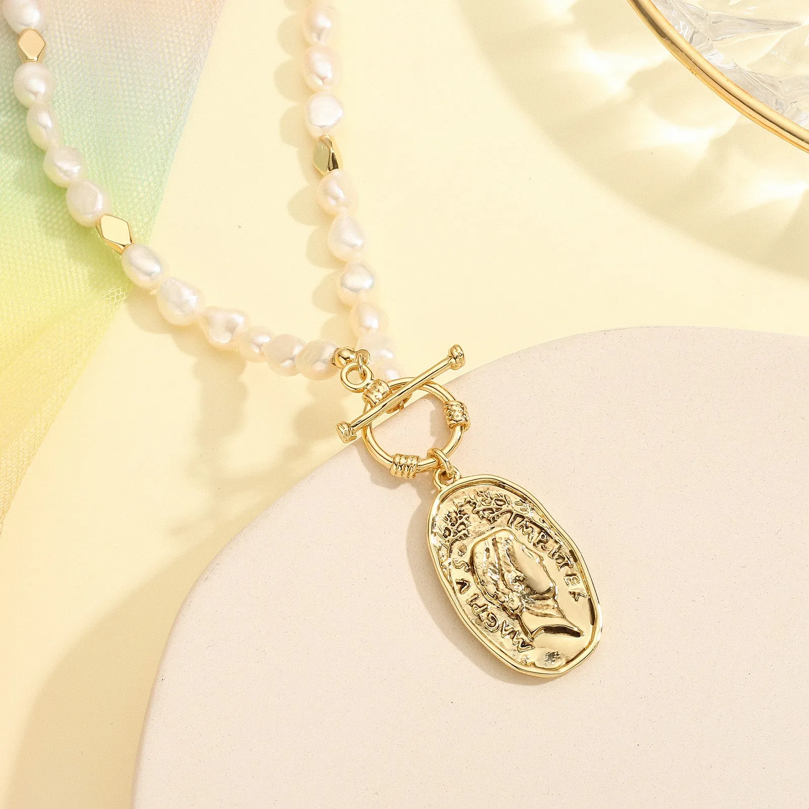 Portrait Pendant Pearl Necklace sold by Selenichast product image thumbnail 4