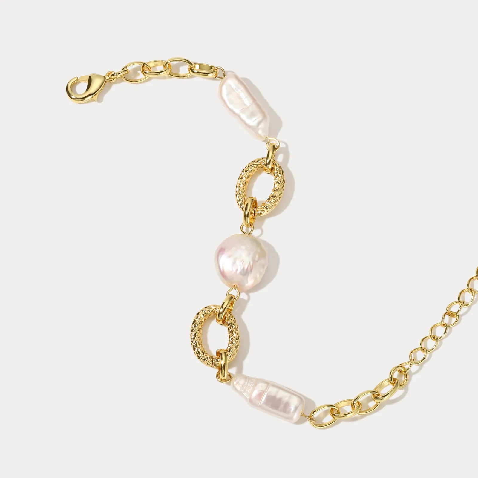 Pearl Hollow Bracelet sold by Selenichast product image thumbnail 3