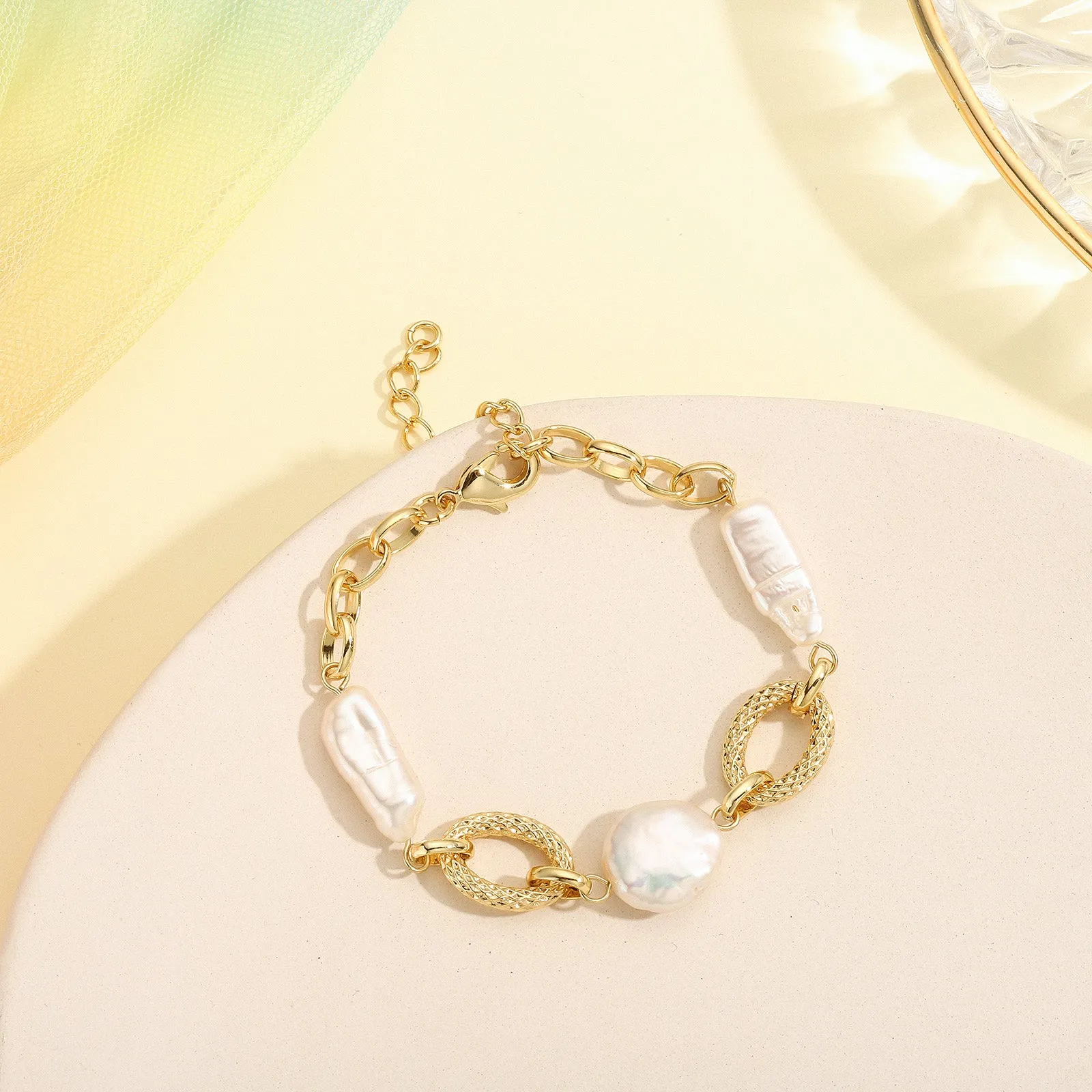 Pearl Hollow Bracelet sold by Selenichast product image thumbnail 4