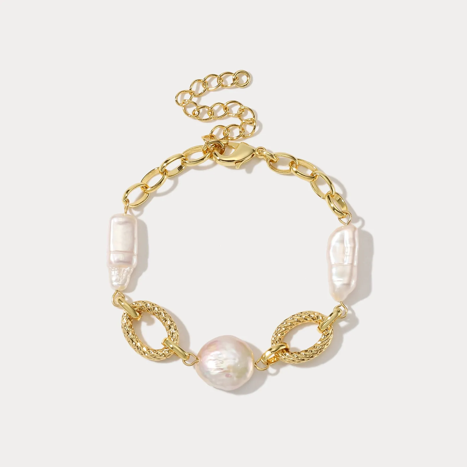 Pearl Hollow Bracelet sold by Selenichast