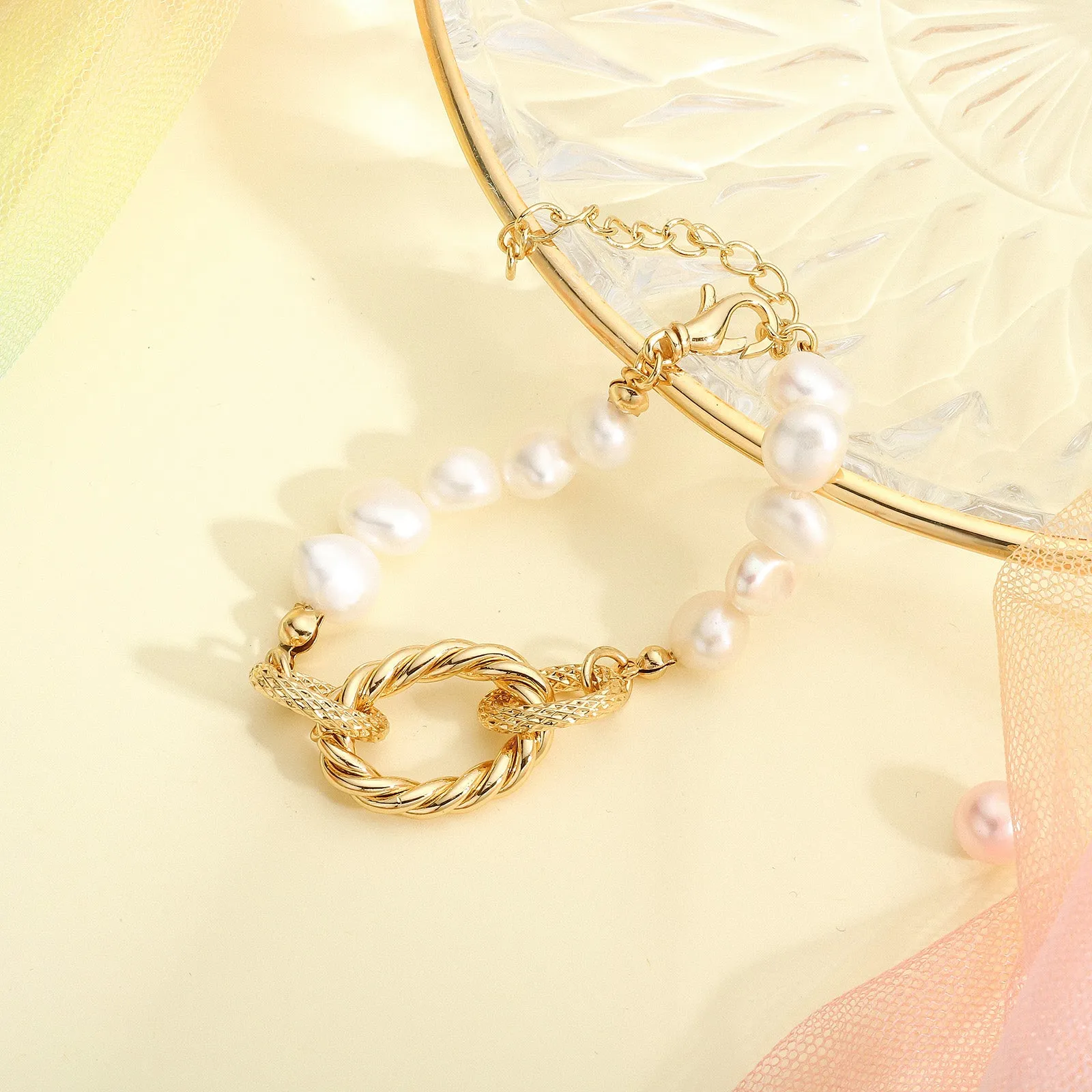Pearl Hollow Bracelet sold by Selenichast product image thumbnail 5