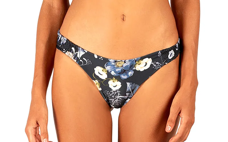 Agbani Carmen-Canvy Carmen sold by SWORLD Inc product image thumbnail 5