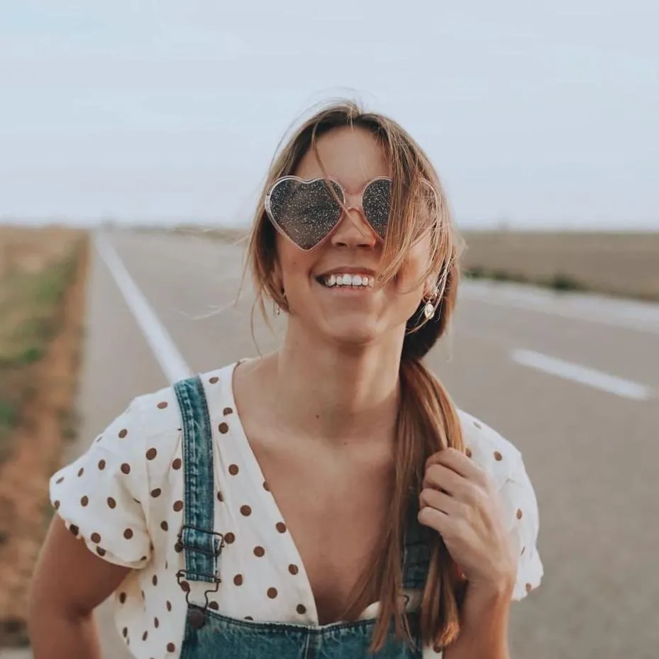 Women's Oversize Novelty Heart Shape Glitter Lens Sunglasses C876 sold by ZeroUV product image thumbnail 4