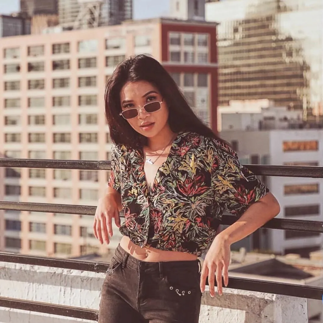 Retro Modern Geometric Hexagon Frame Dapper Sunglasses C455 sold by ZeroUV product image thumbnail 4