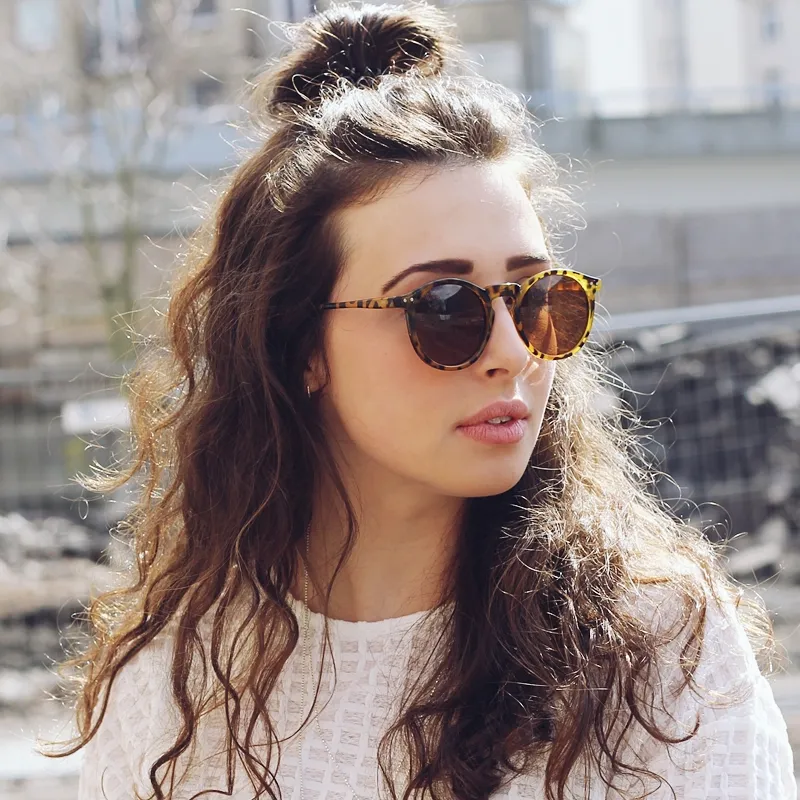 Dapper Key Hole Vintage Horned Rim Round Circle Indie Sunglasses 8943 sold by ZeroUV product image thumbnail 3