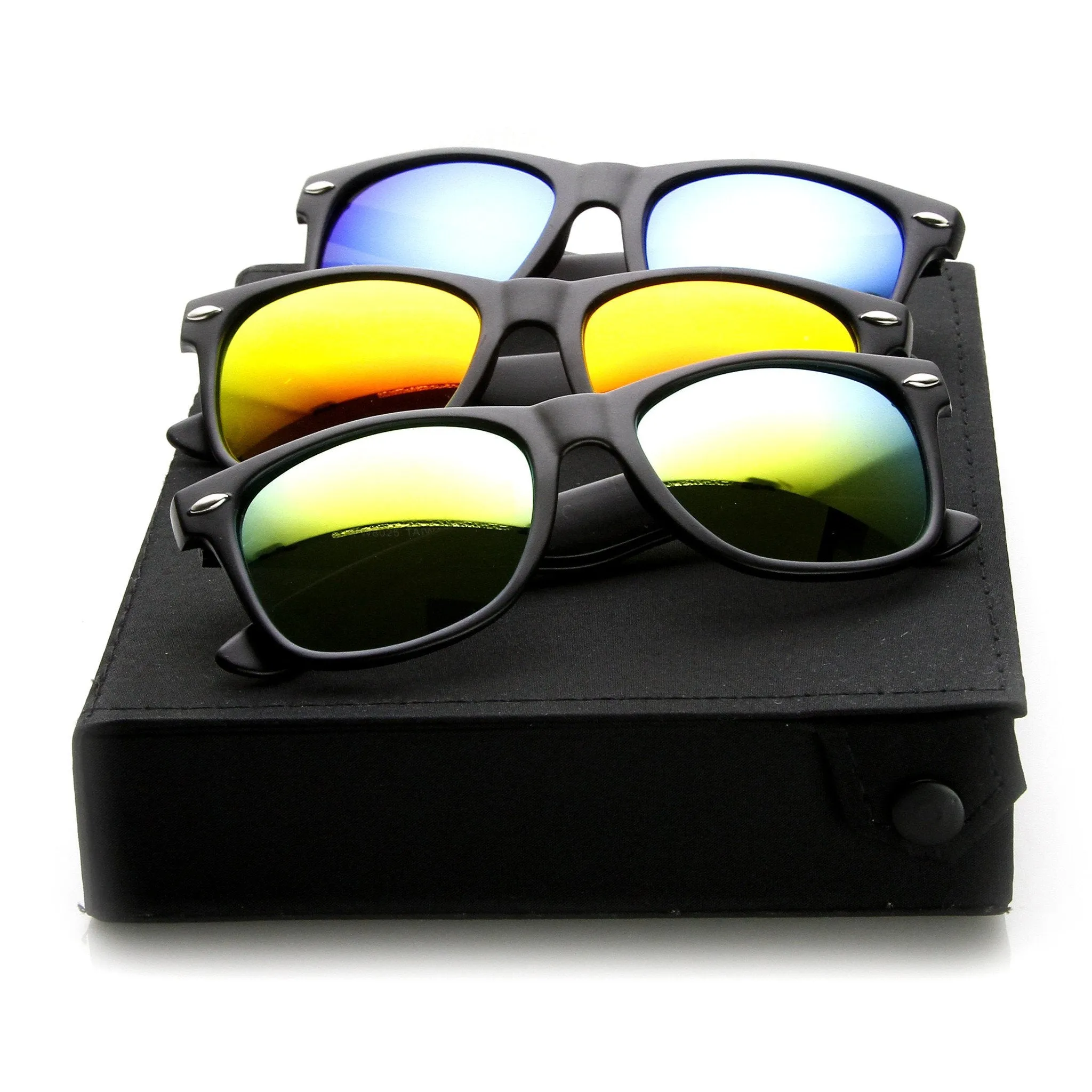 Flat Black Mirror Lens Horned Rim Frame + Travel Case 8025 sold by ZeroUV product image thumbnail 4