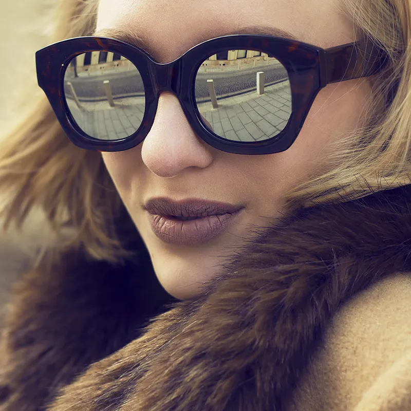 Oversize Indie Bold Frame Mirrored Lens Sunglasses 9983 sold by ZeroUV product image thumbnail 4