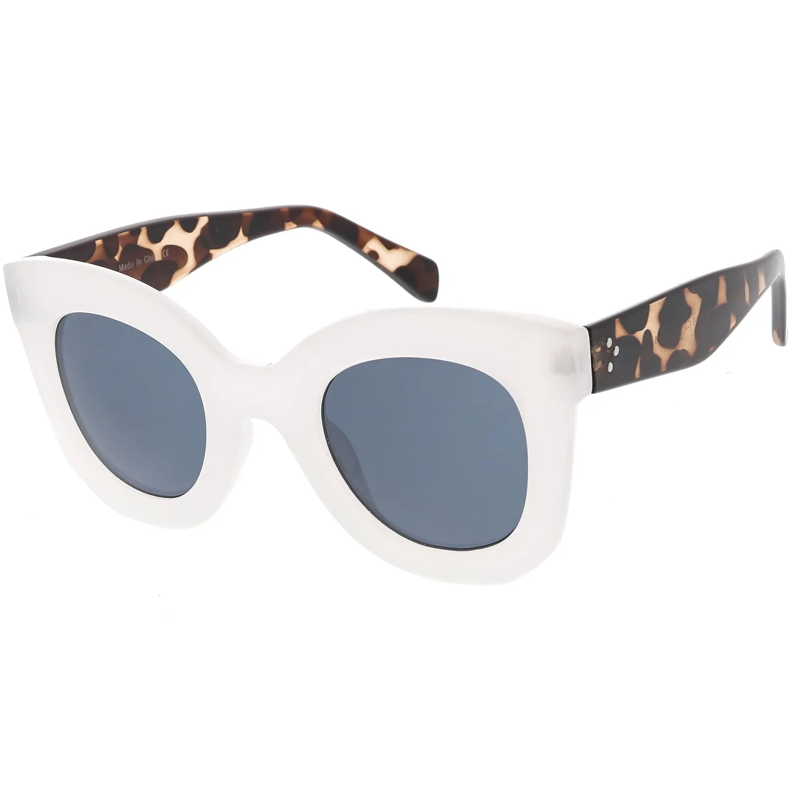 Women's Oversize Chunky Marble Print Horned Rim Sunglasses C838 sold by ZeroUV product image thumbnail 3