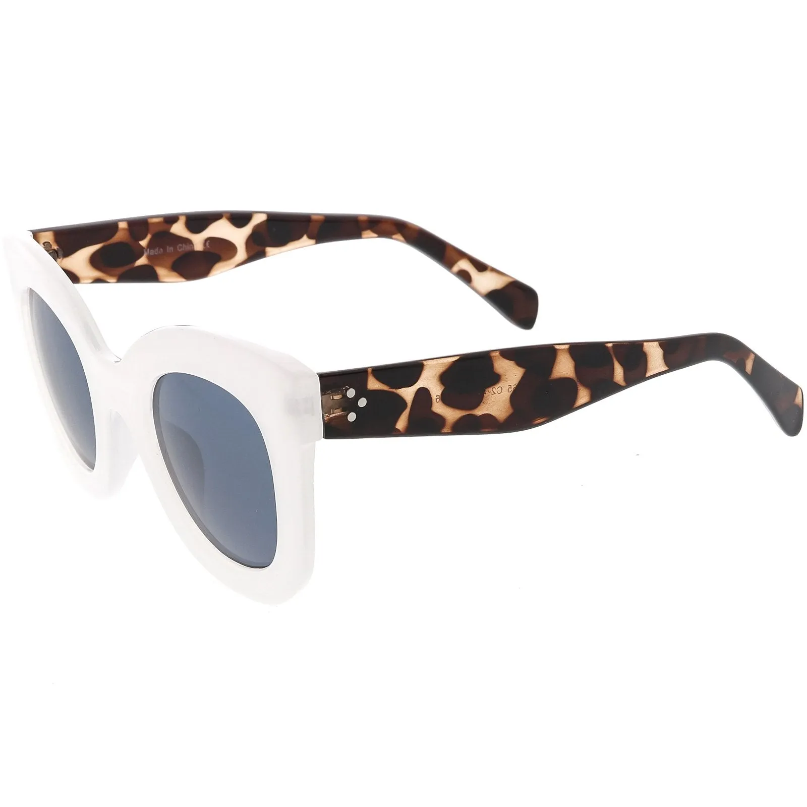 Women's Oversize Chunky Marble Print Horned Rim Sunglasses C838 sold by ZeroUV product image thumbnail 4