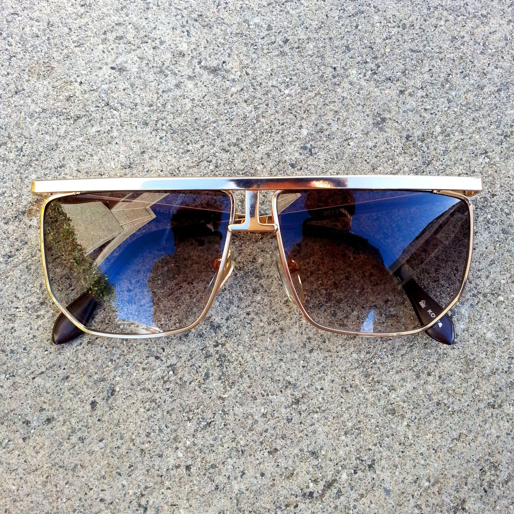 True Vintage Retro Flat Top Medal Aviator Sunglasses Gold sold by ZeroUV product image thumbnail 2