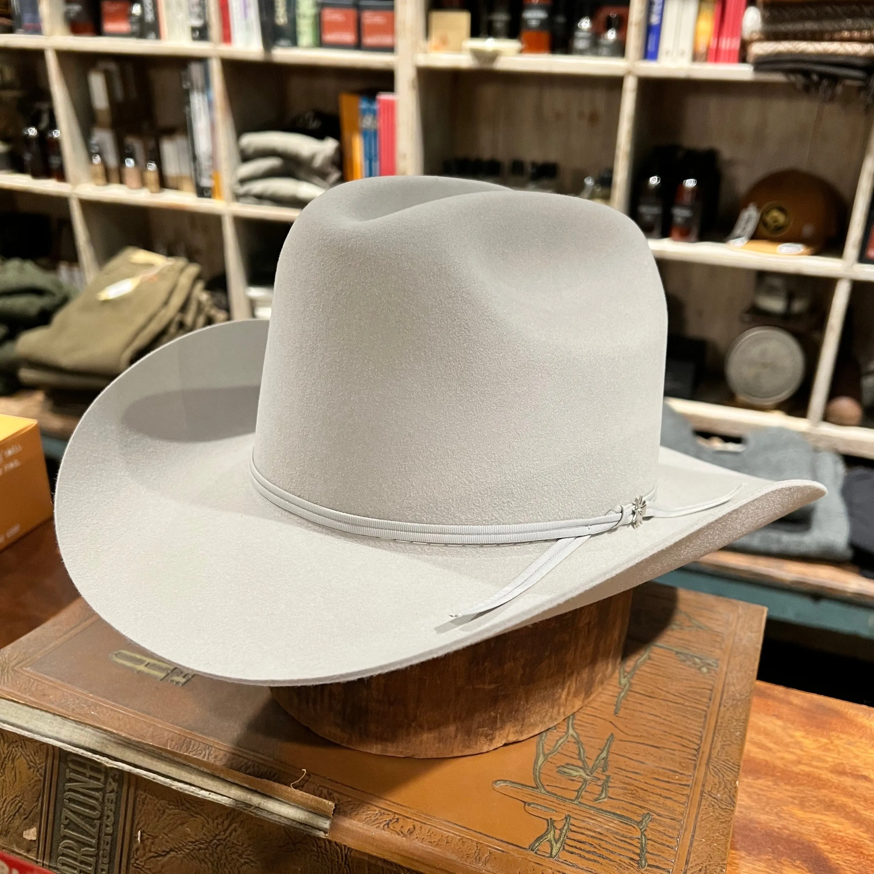 Vintage Bailey Ranchero 5x sold by Cave and Post