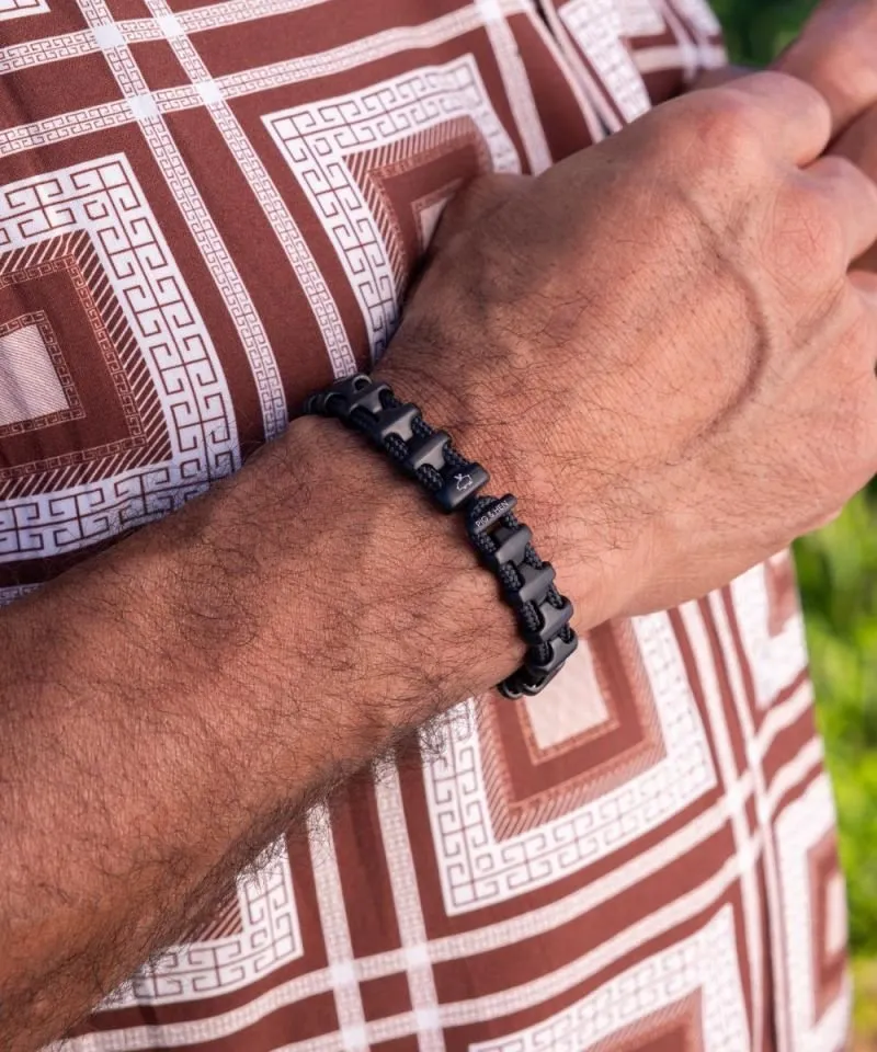 BOLD BOB BLACK | BLACK sold by Cave and Post product image thumbnail 3