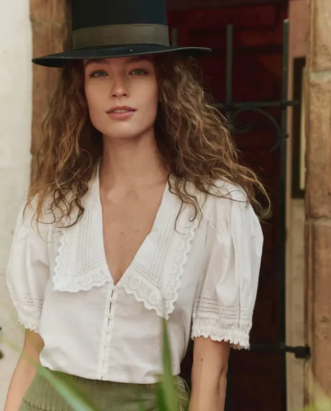 The Manor Top. sold by Cave and Post