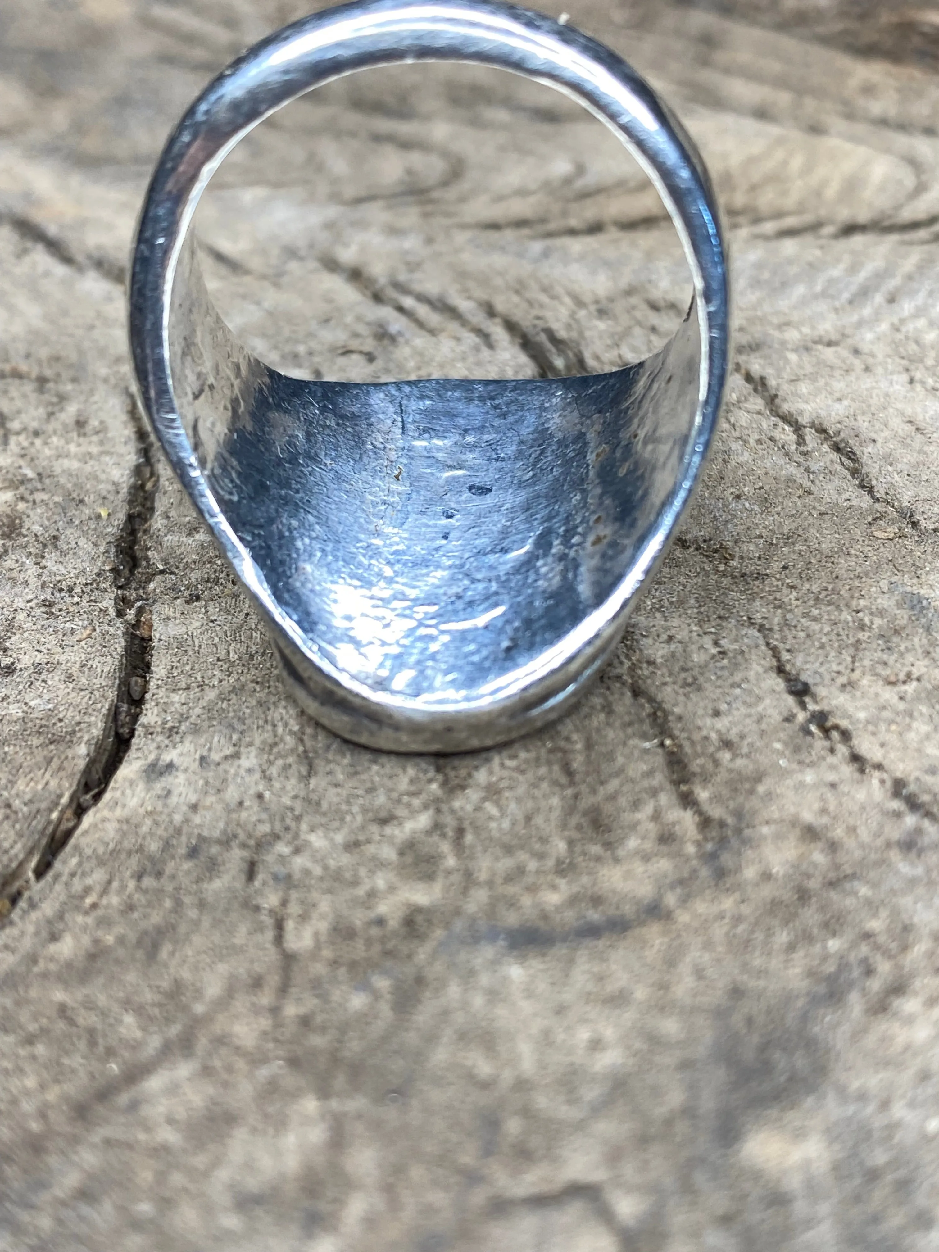 Vintage Turquoise Inlay Fish Scale Silver Men's Ring - Size 11 sold by Cave and Post product image thumbnail 4