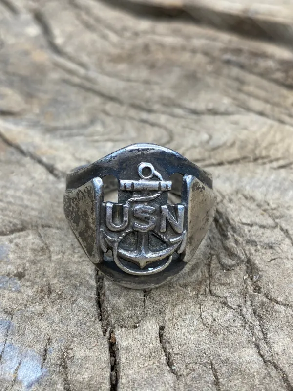 Vintage Sterling Silver USN Signet Ring - Size 11 made by Cave and Post