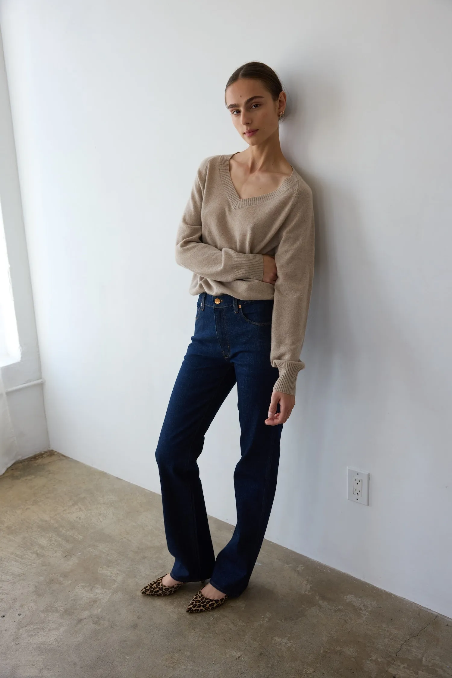 The V Fave Cashmere Sweater in Oatmeal sold by Jamie Haller product image thumbnail 4