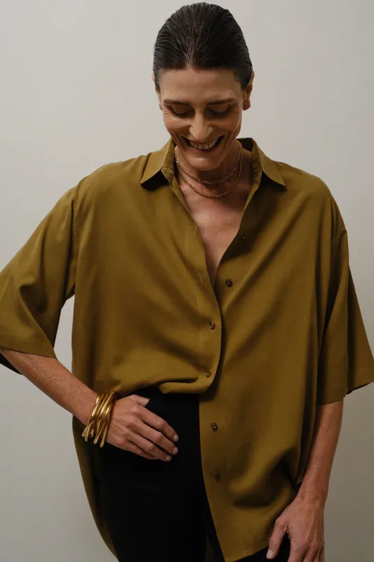 The Elbow Essential Shirt in Avo made by Jamie Haller