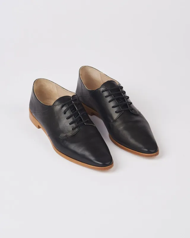 The Oxford in Black Leather made by Jamie Haller