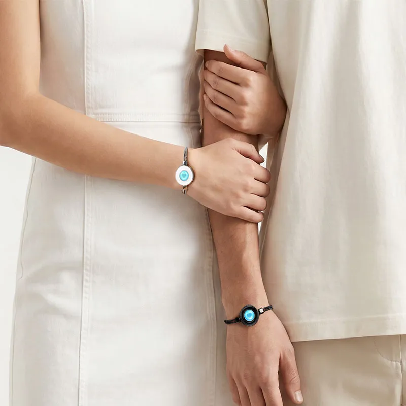 Candy Duo Touch Bracelets with Snake Chain (Black+Blue) sold by Totwoo product image thumbnail 5