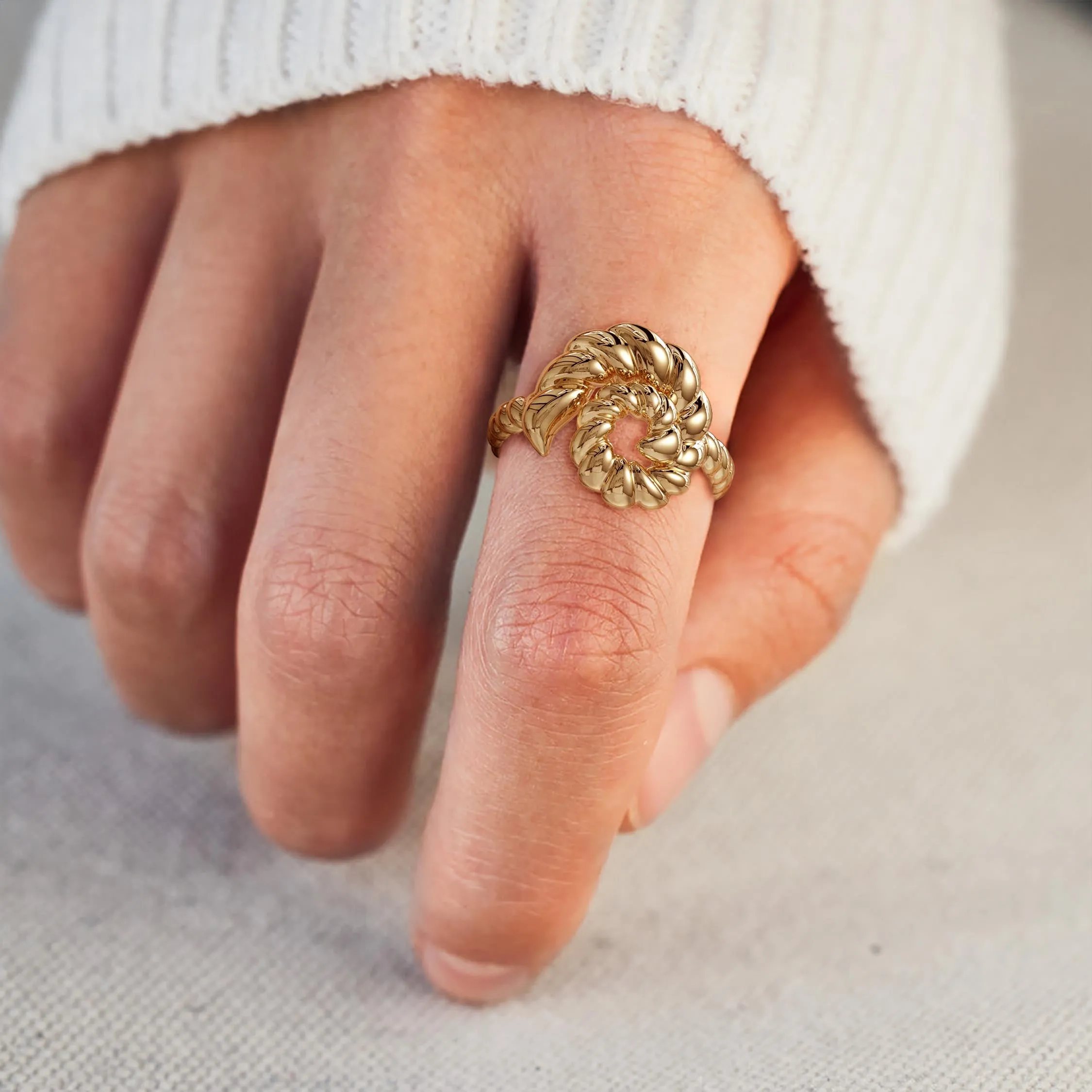 Gold Conch Rope Ring sold by Vanimy Jewelry product image thumbnail 3