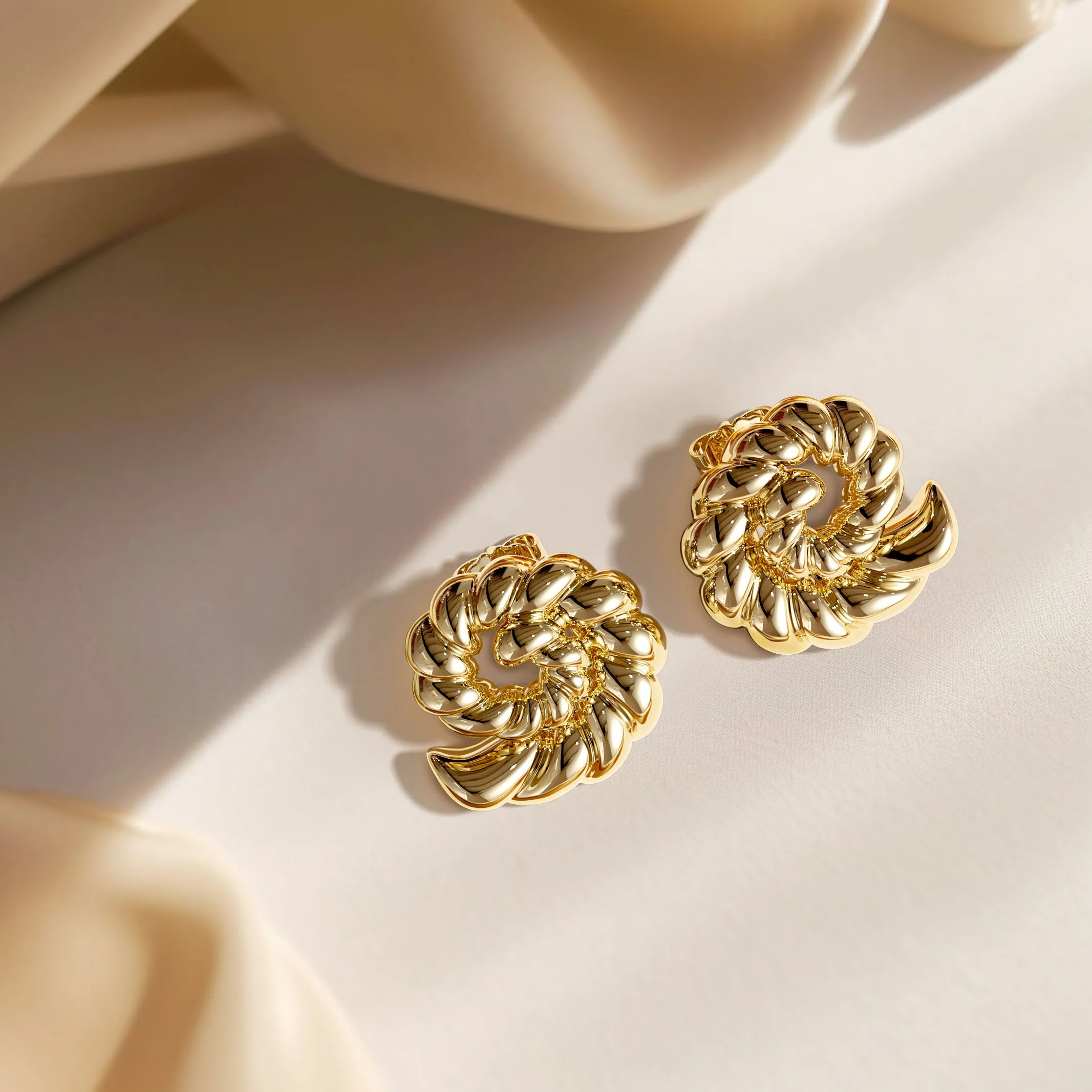 Conch Rope Stud Earrings sold by Vanimy Jewelry product image thumbnail 5