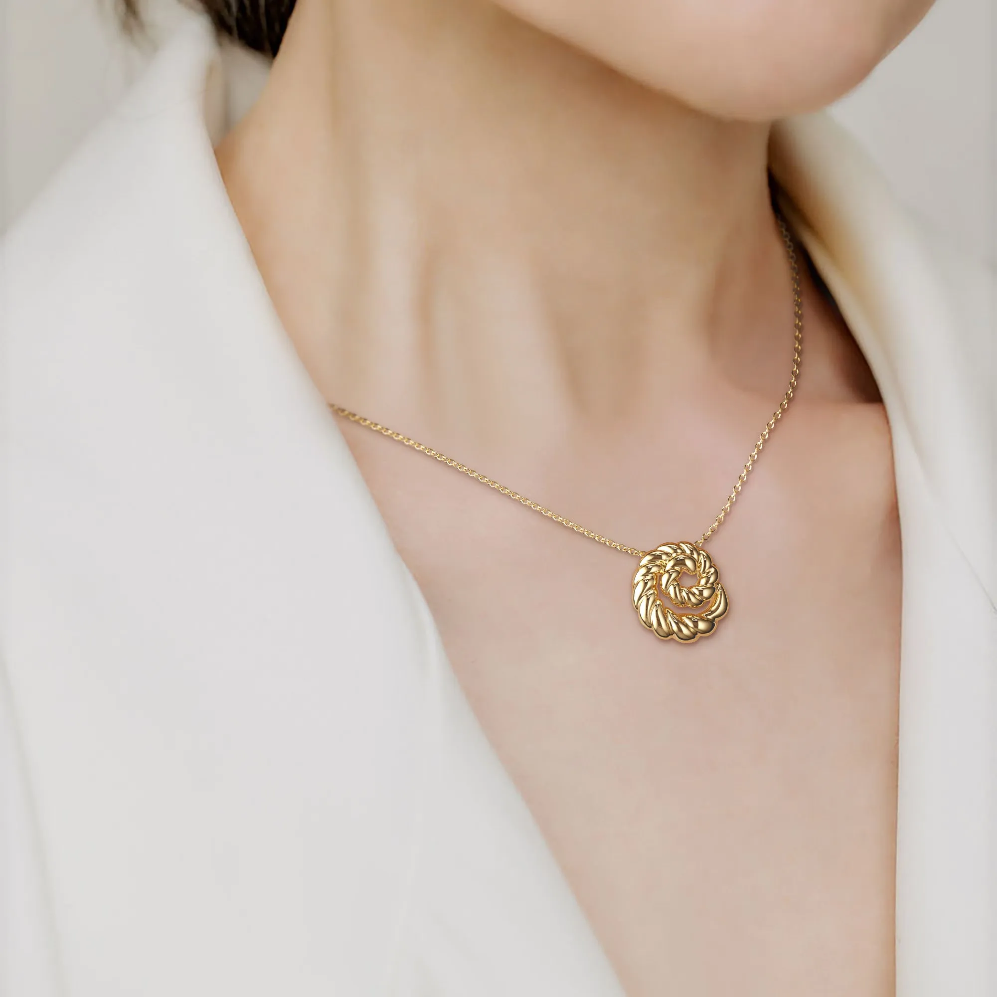 Conch Twisted Rope Necklace sold by Vanimy Jewelry product image thumbnail 2