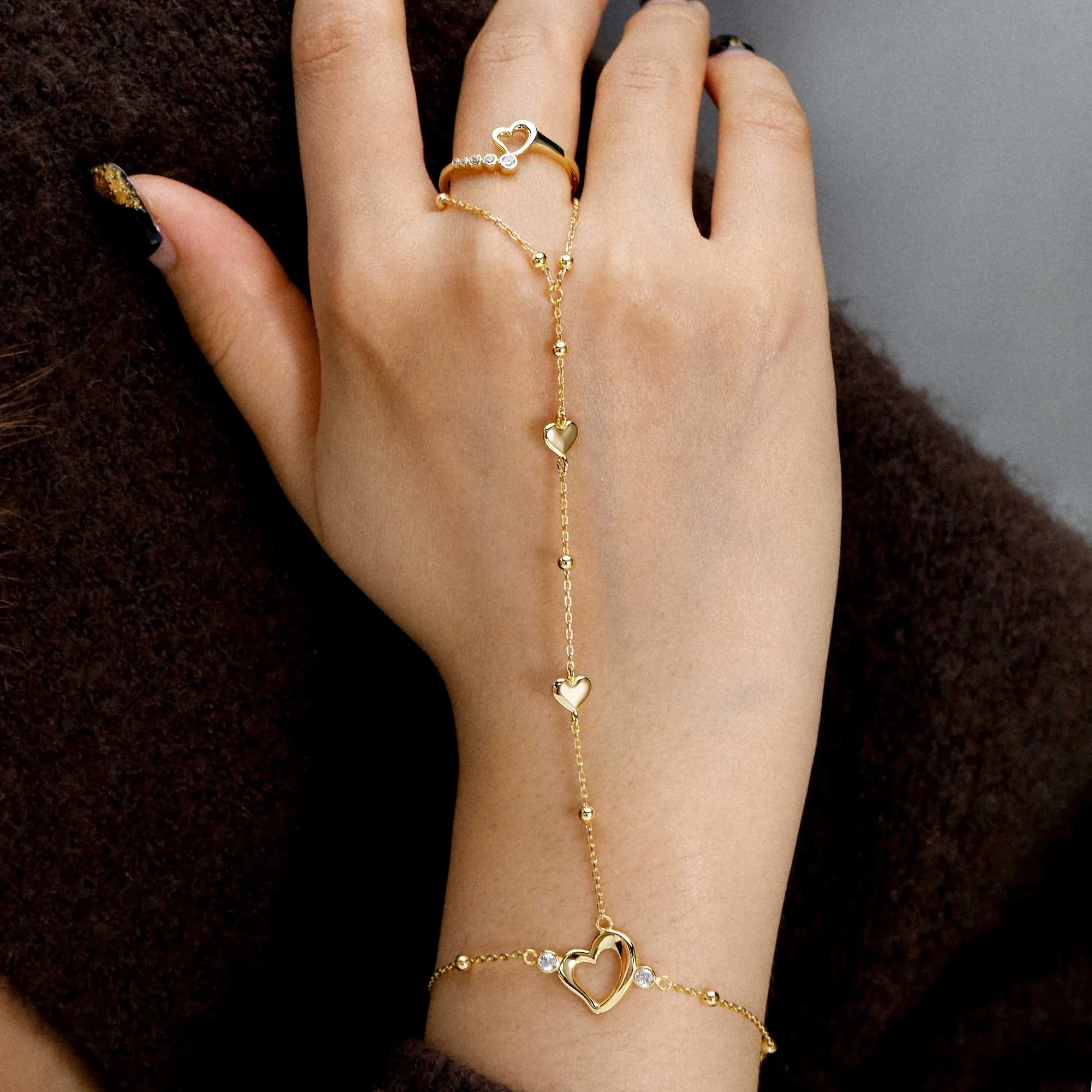 Aria Heart Hand Chain sold by Vanimy Jewelry product image thumbnail 2