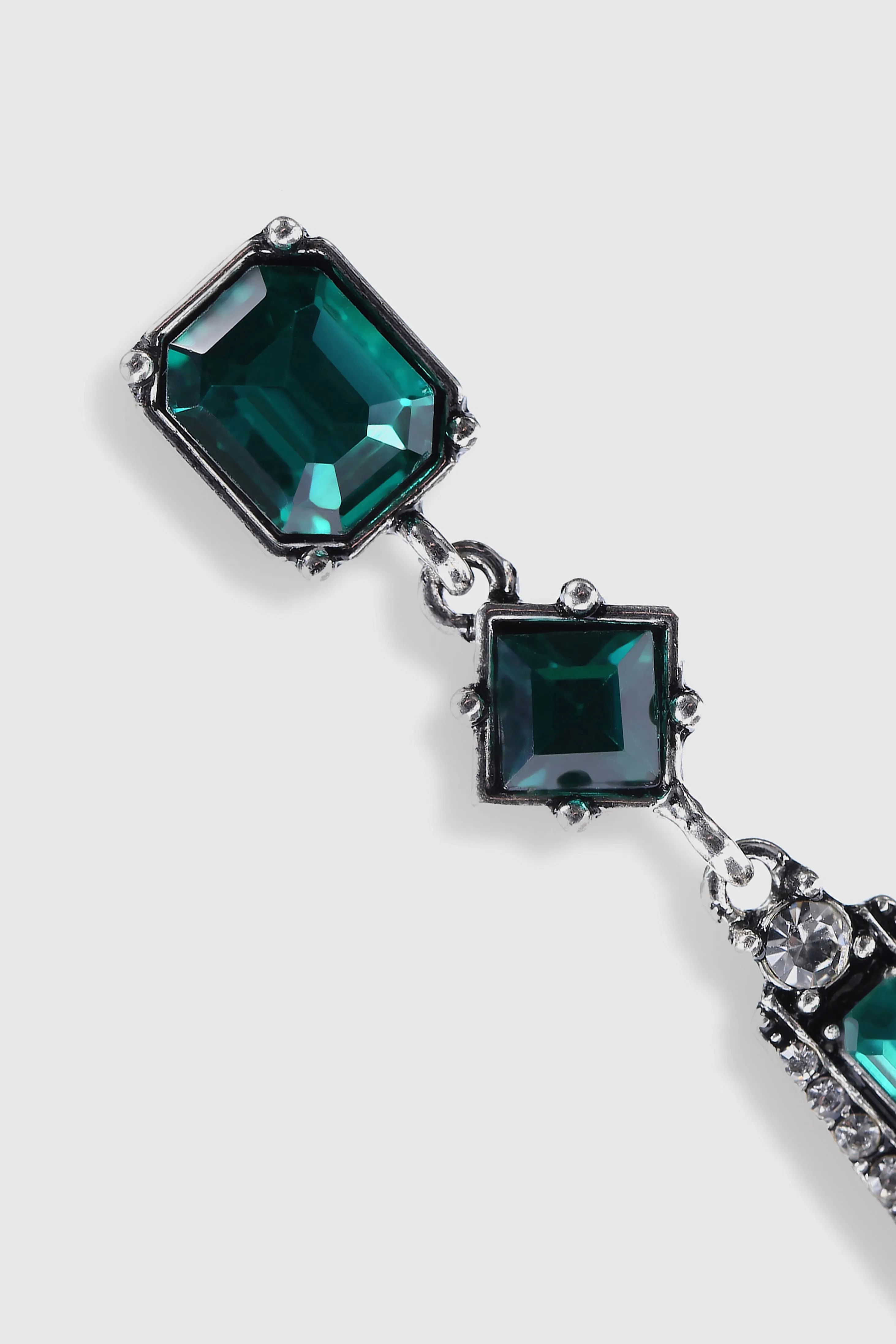 Art-Deco Rhinestone Studded Earrings sold by BABEYOND product image thumbnail 2