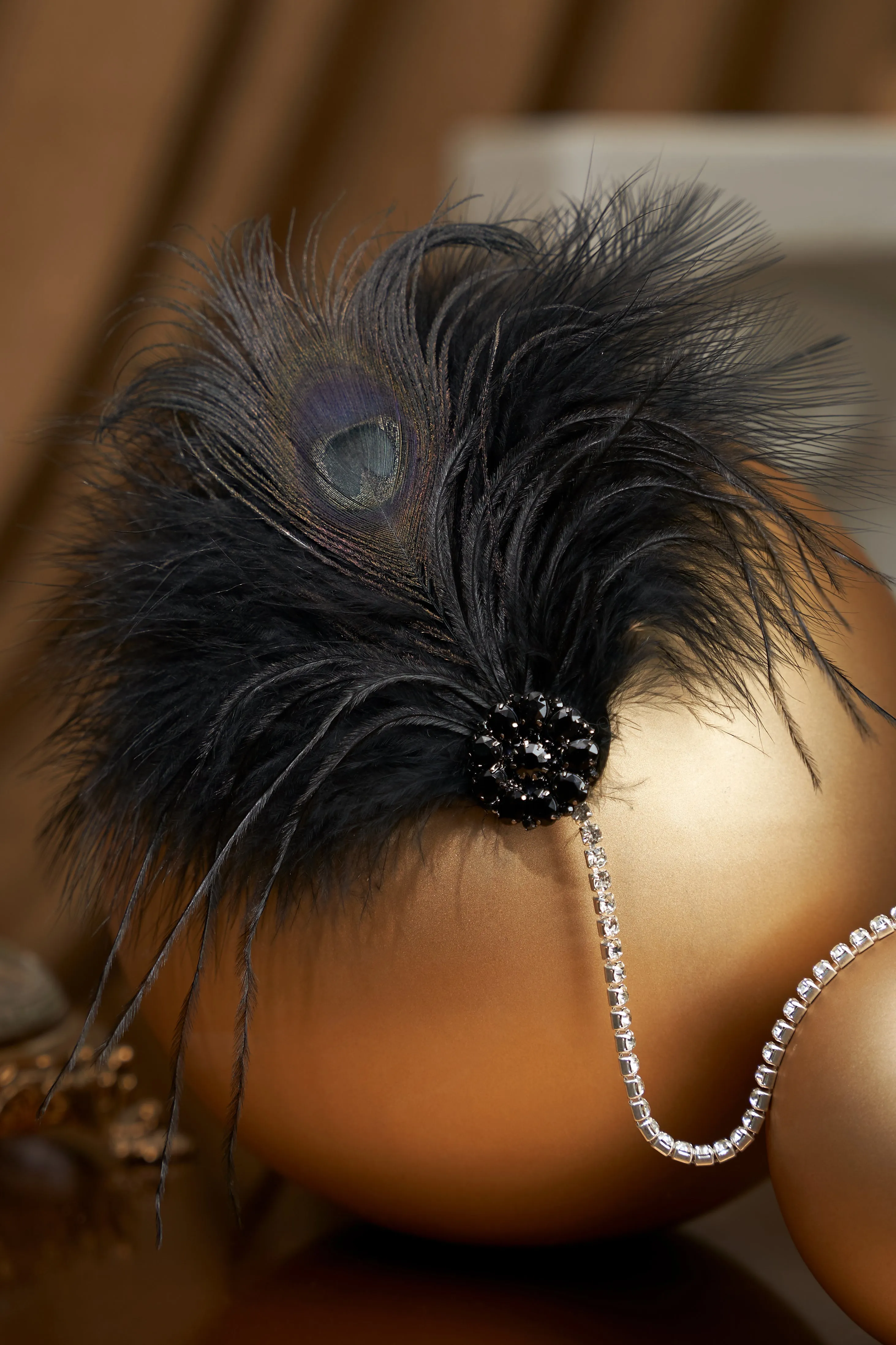 1920s Classic Puffy Ostrich Feather Headband sold by BABEYOND product image thumbnail 3