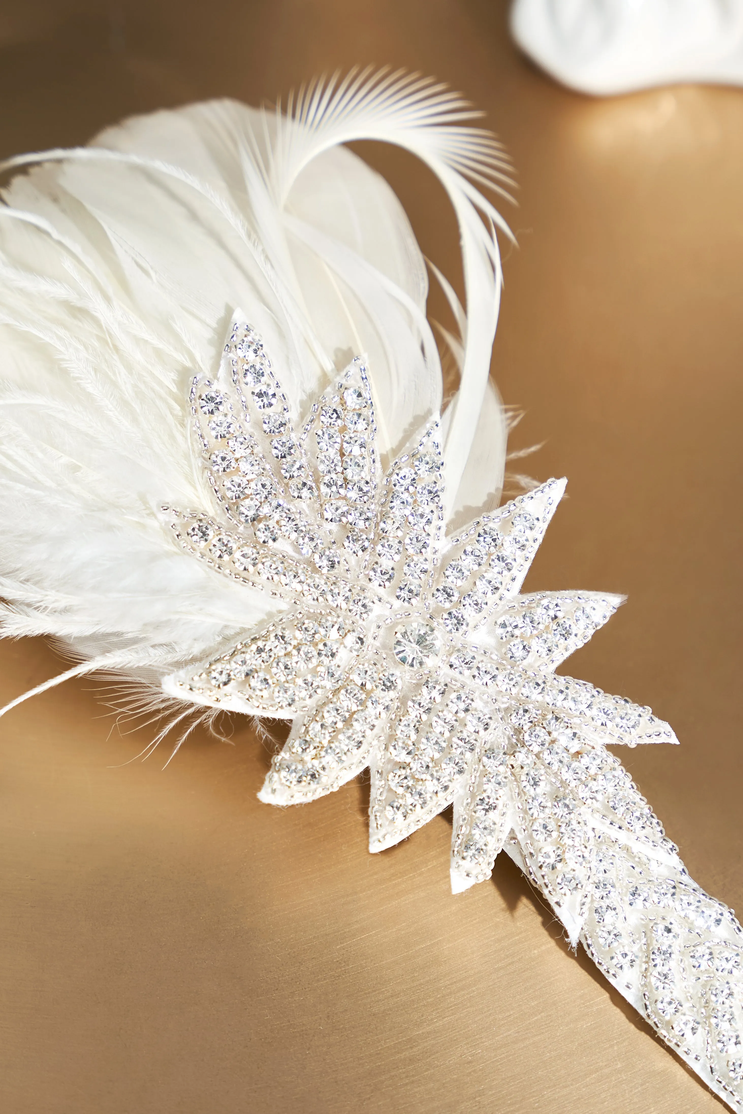 1920s Sparkle Crystal Leaf Feather Headband sold by BABEYOND product image thumbnail 4
