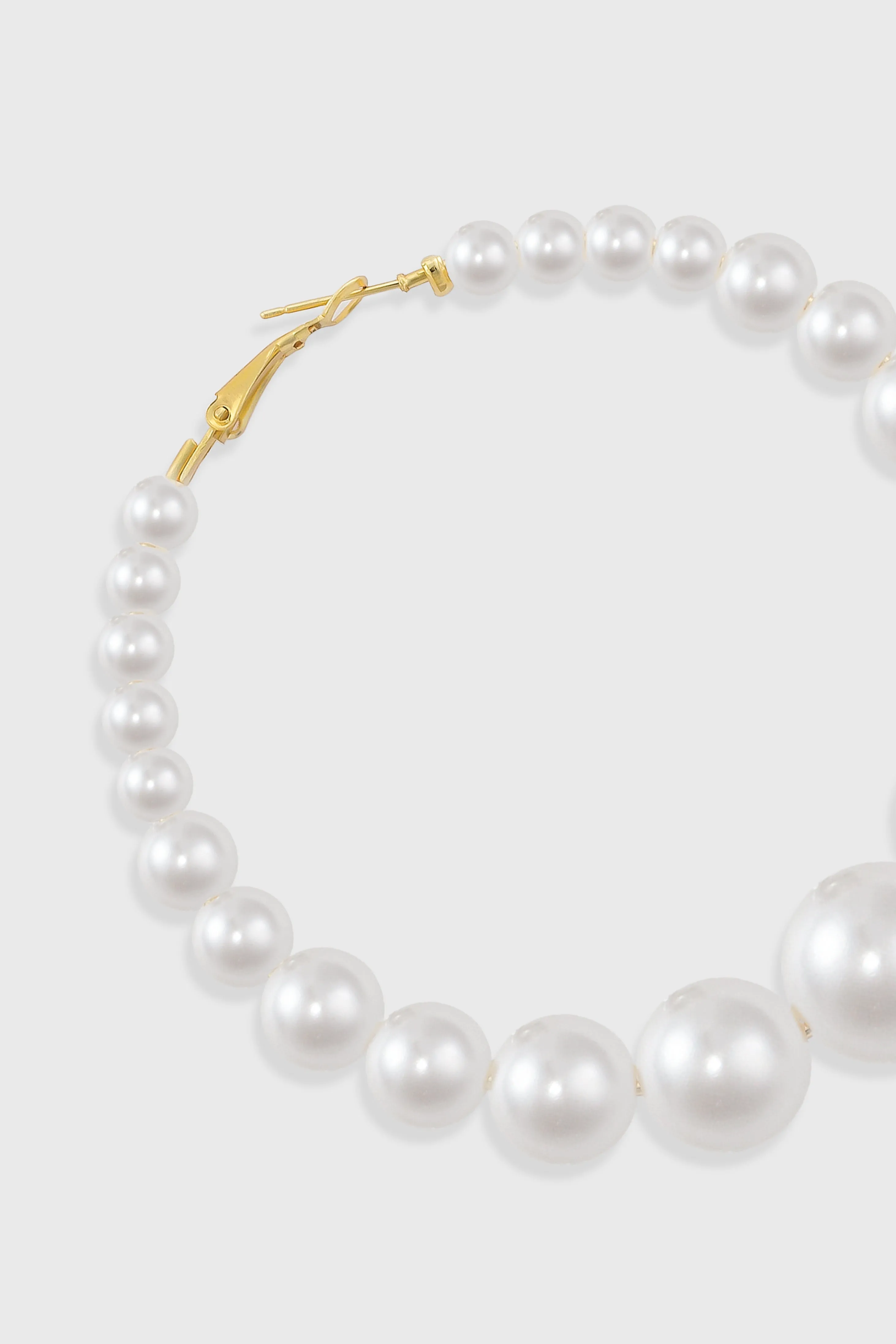 Gorgeous Pearl Hoop Earrings sold by BABEYOND product image thumbnail 2