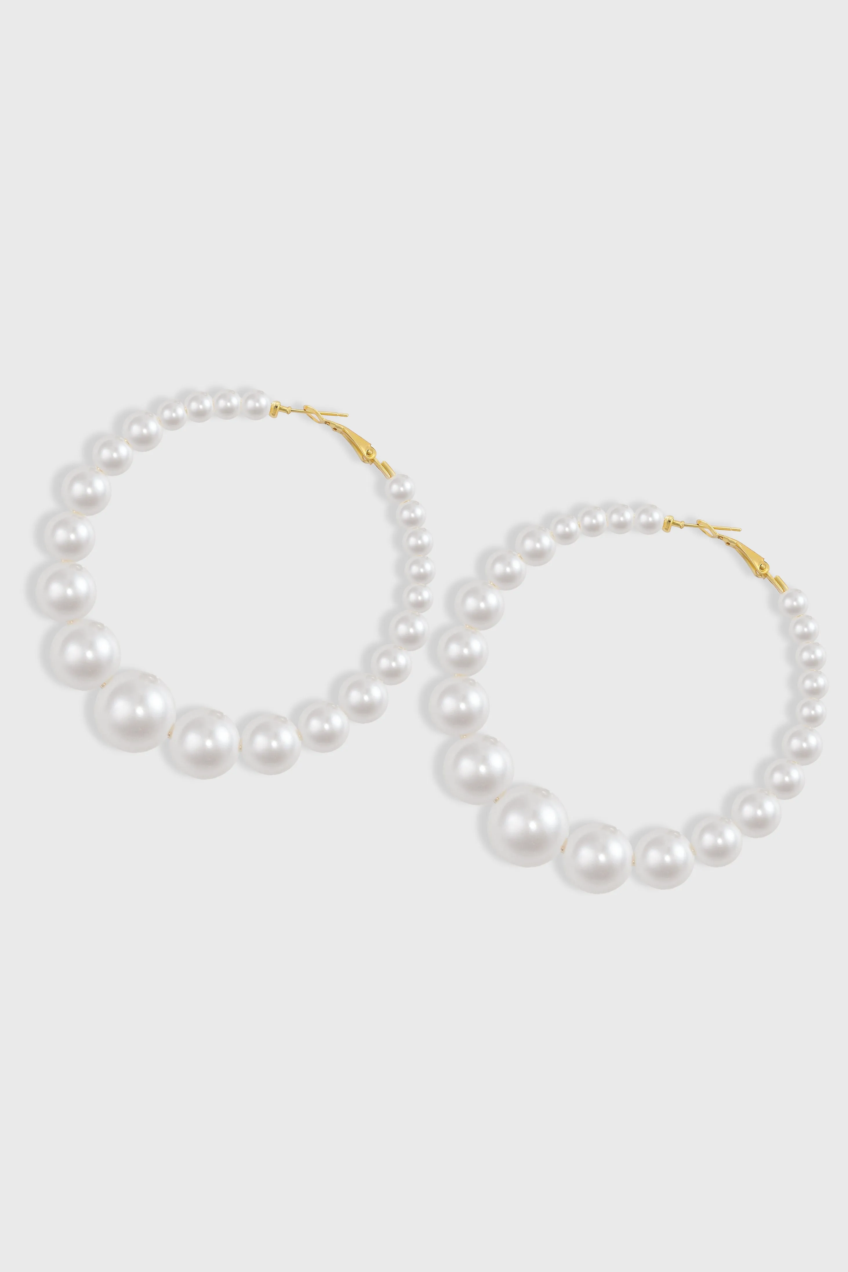 Gorgeous Pearl Hoop Earrings sold by BABEYOND product image thumbnail 3
