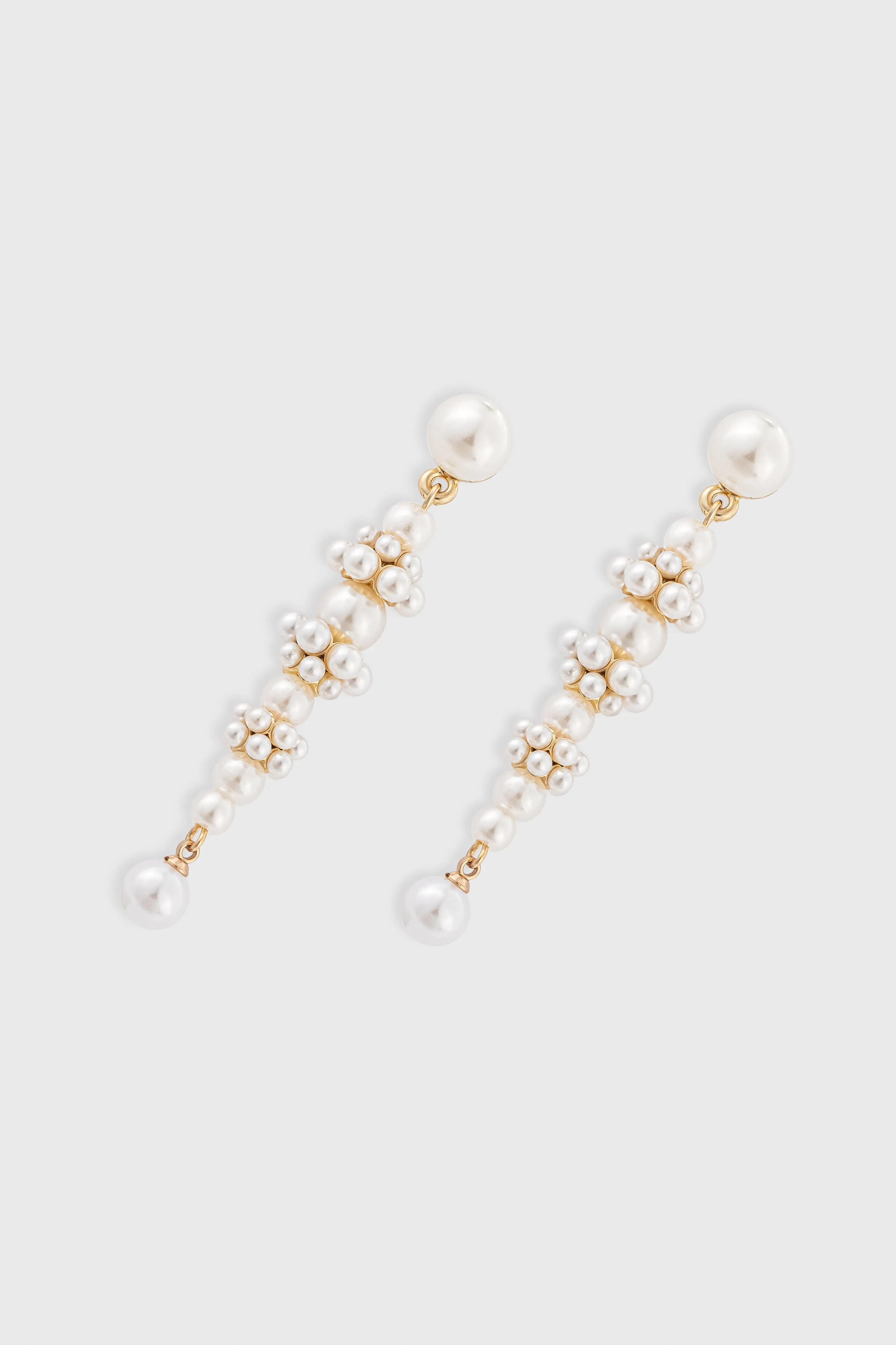 Pearl Cascading Drop Earrings sold by BABEYOND product image thumbnail 3
